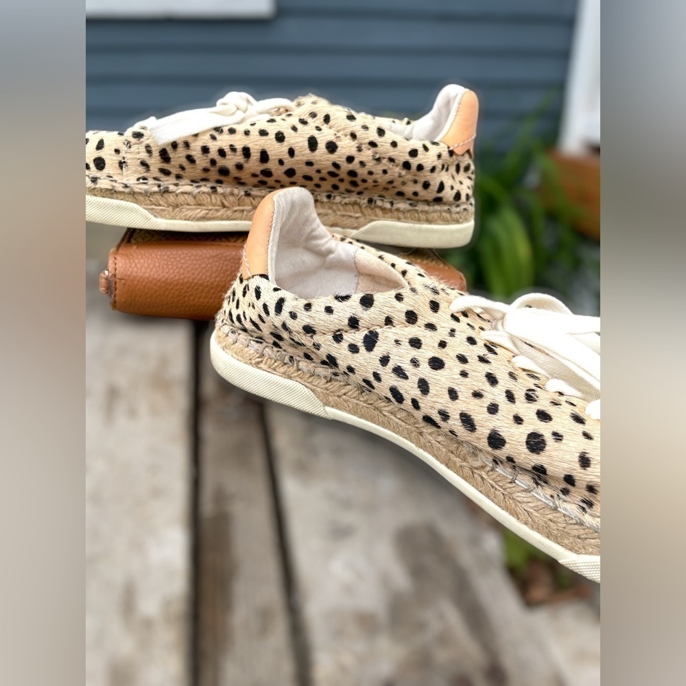 Dolce Vita Size 8.5 Women’s Madox Calf Hair Leopard-Print Sneakers •Low Top EGUC - Picture 5 of 16